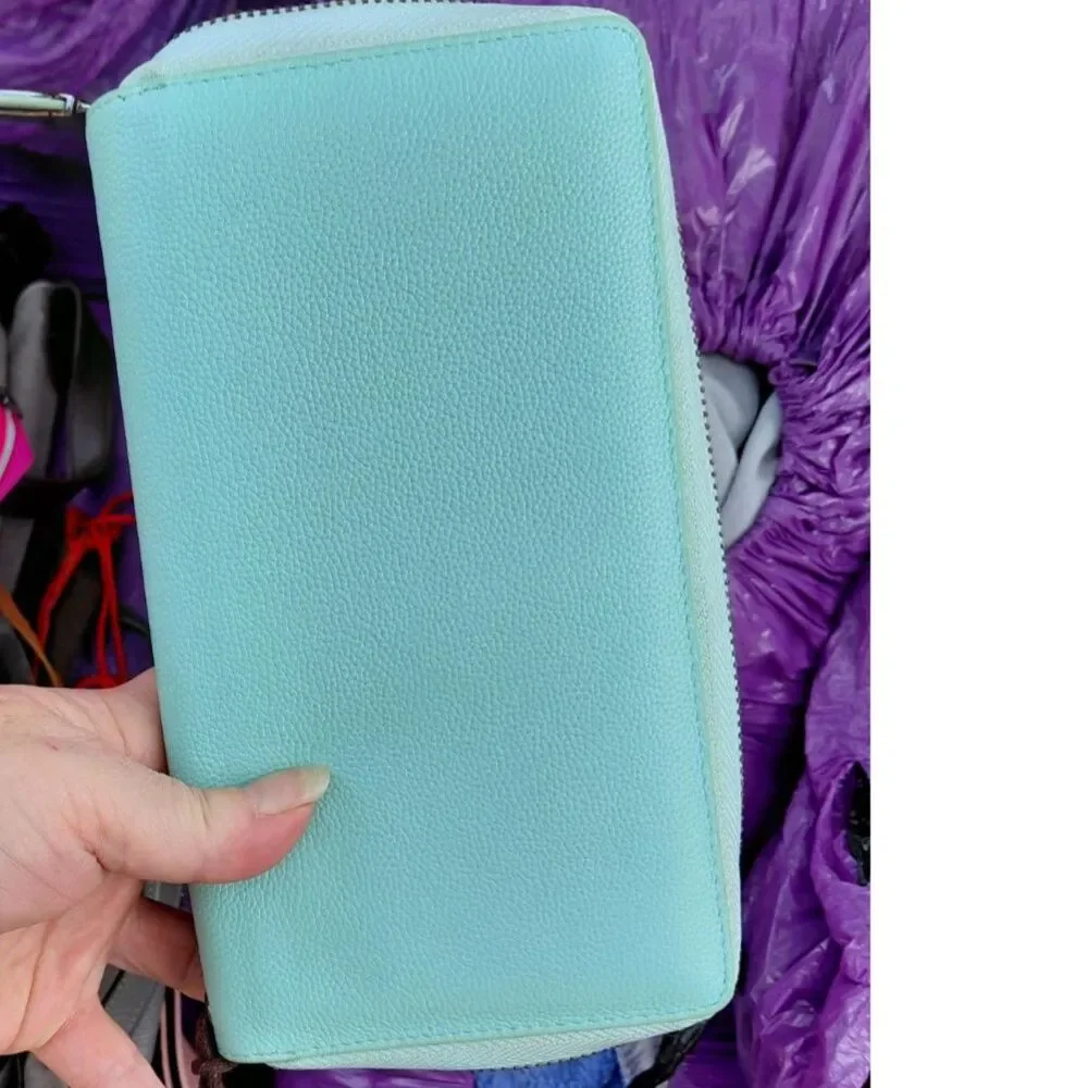 Bveyzi RFID-blocking leather wallet / Phone wristlet